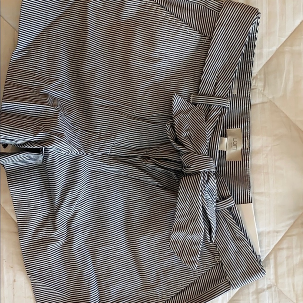 Loft Navy & White Striped Shorts - 4” Length (NWT)